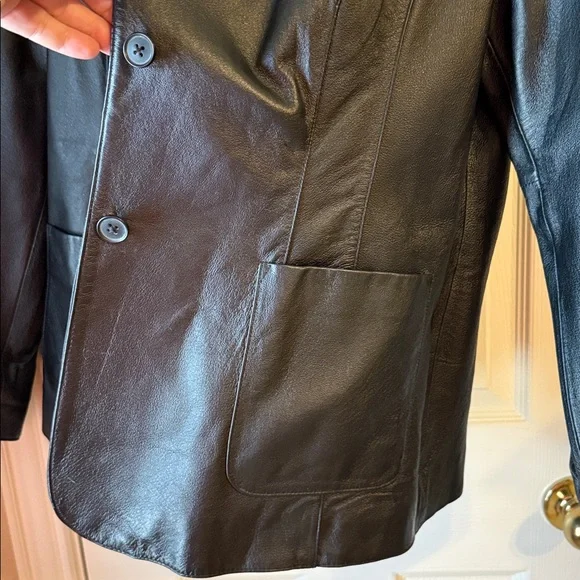 Womens leather jacket size L 12/14, black. Like new, very clean - Picture 7 of 10
